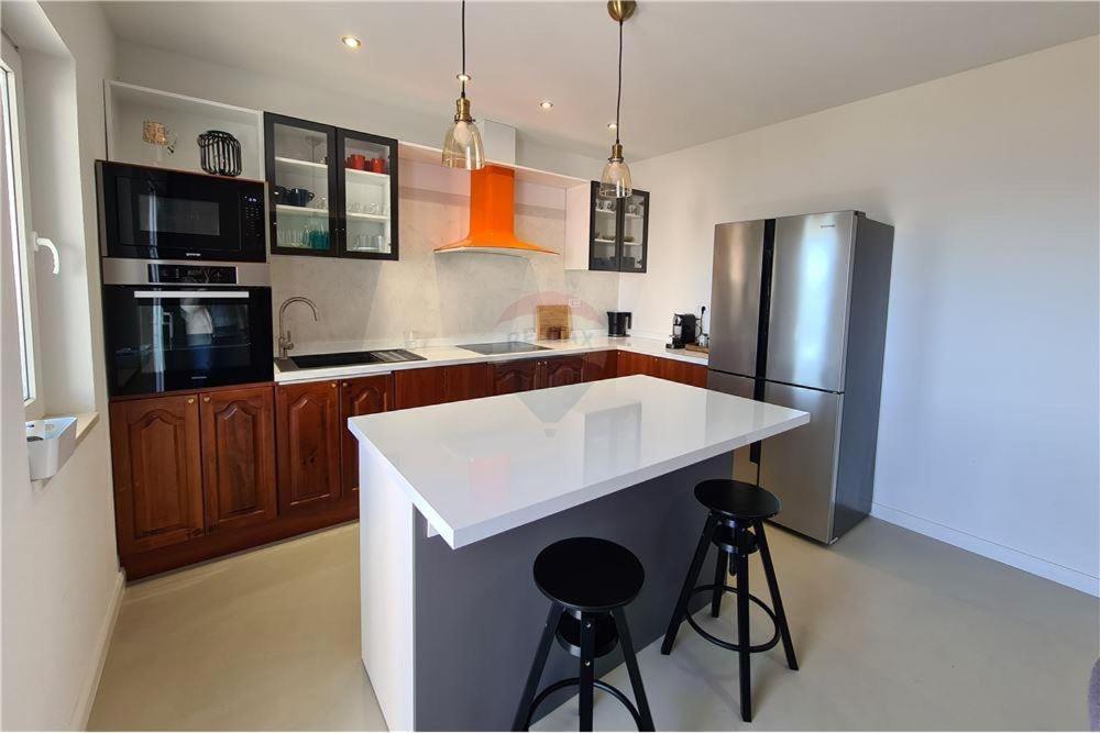 Apartment Capitano สลาทิเน ภายนอก รูปภาพ