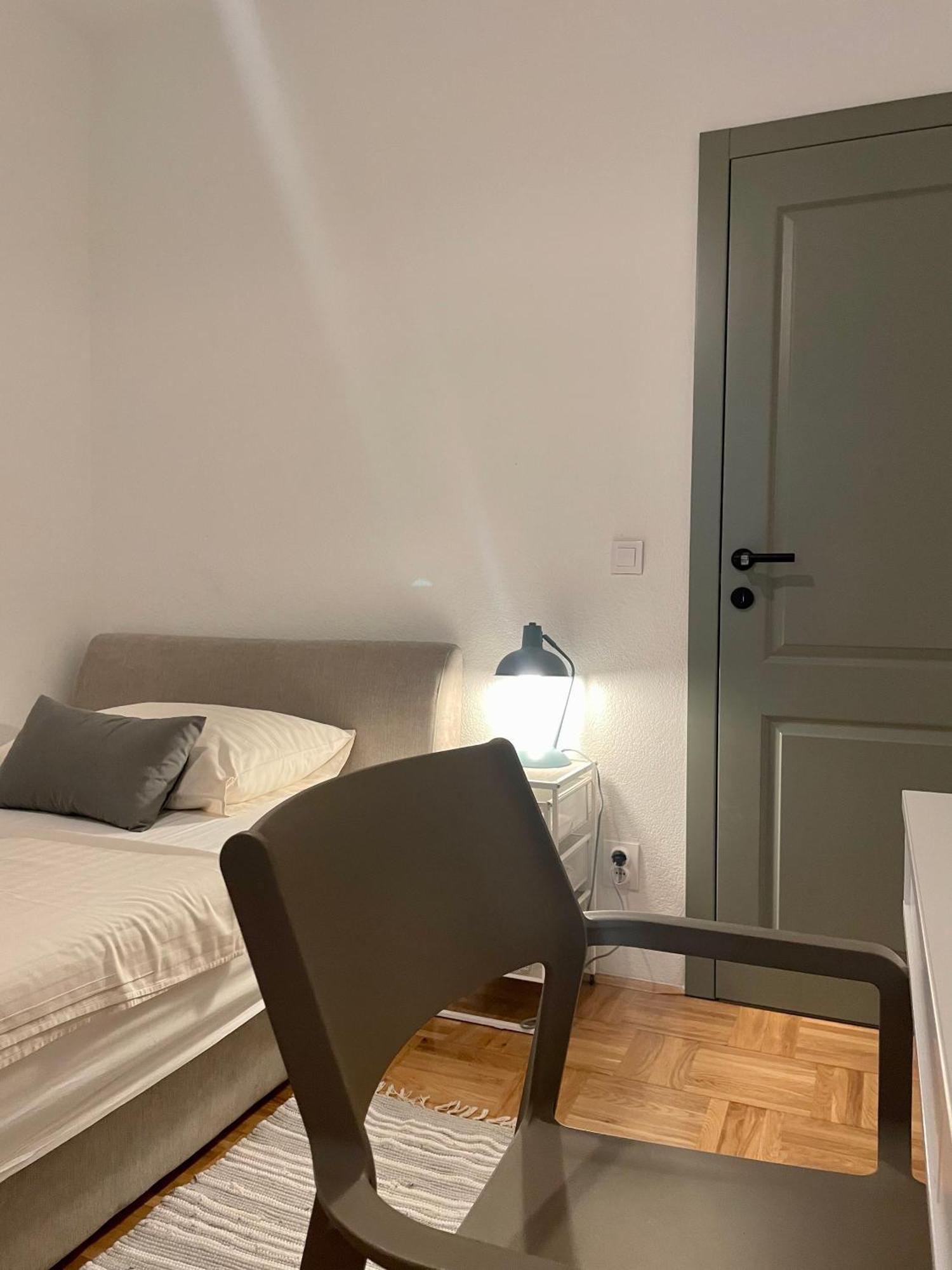 Apartment Capitano สลาทิเน ภายนอก รูปภาพ